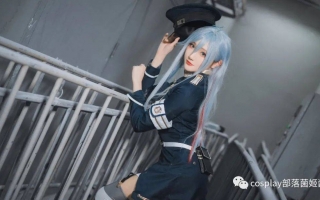 cos：先锋战队的指挥官蕾娜，有着如瀑布般的银发