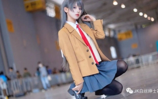 cos： 梦中的学姐樱岛麻衣