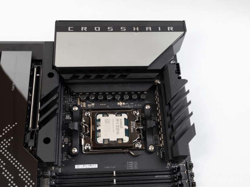 激发潜能！ROG CROSSHAIR X670E HERO评测s9.png